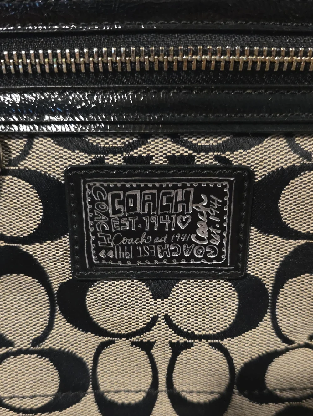 Coach Poppy Signature Small Crossbody Bag featuring the brand's iconic "C" - Picture 4 of 11